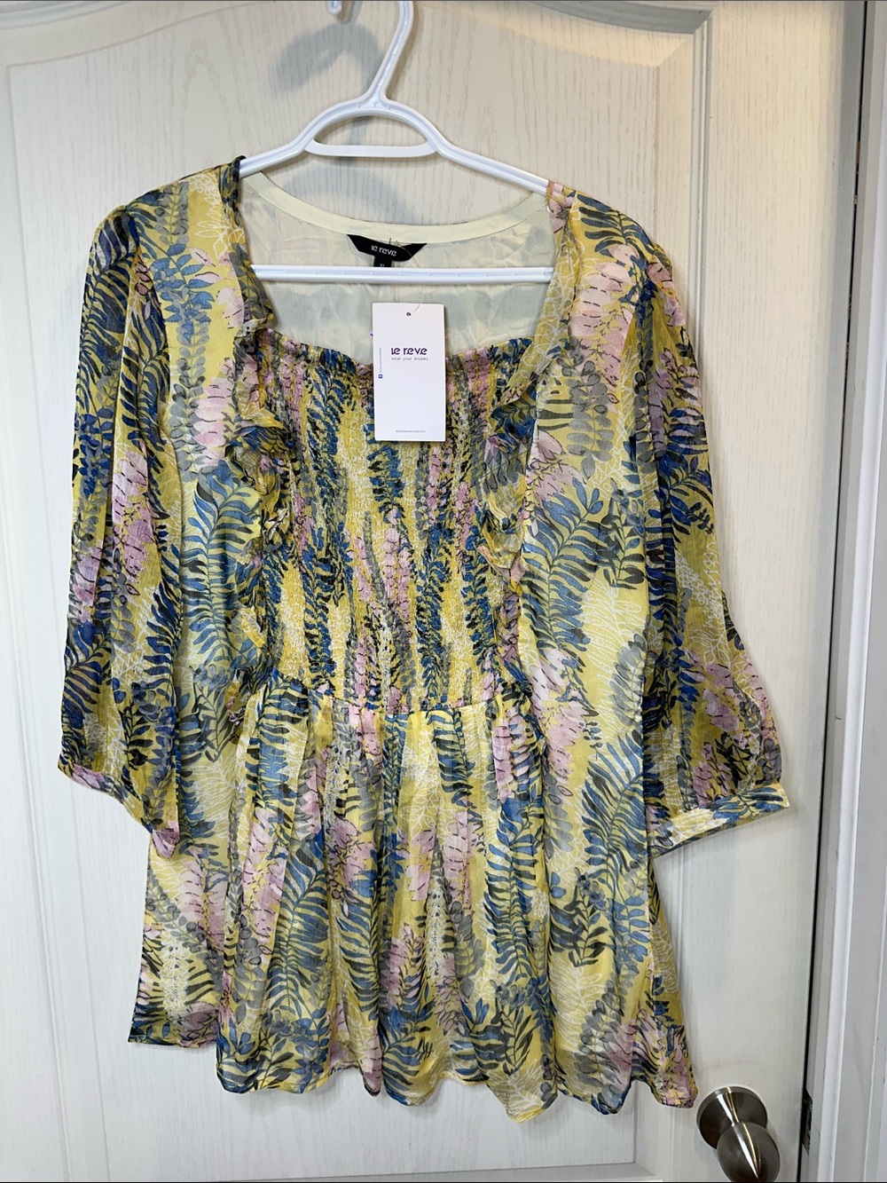 le reve NWT 3/4 sleeve smocked front & ruffle detail blouse XL
